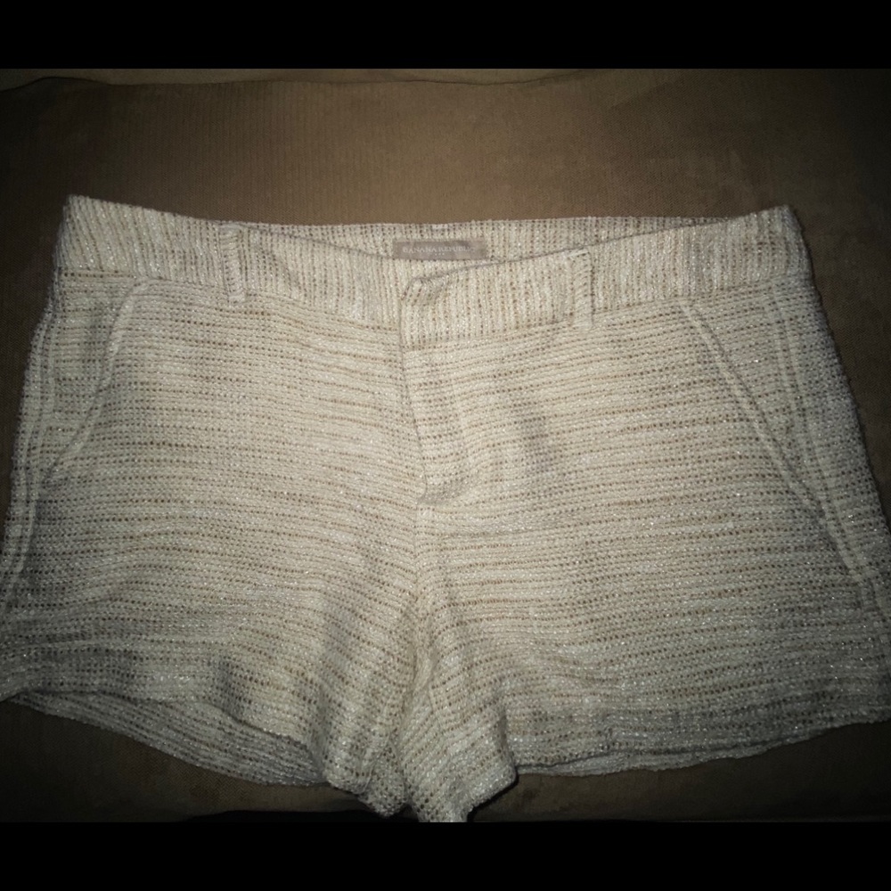 BANANA REPUBLIC SHORTS SIZE 12